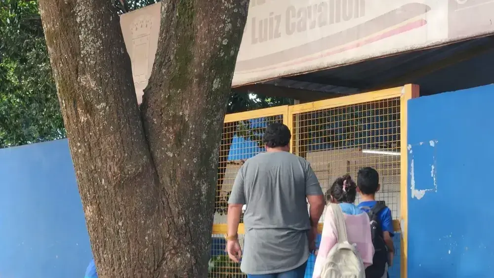 Furto de fiação elétrica suspende aulas em seis turmas no Jardim Botafogo