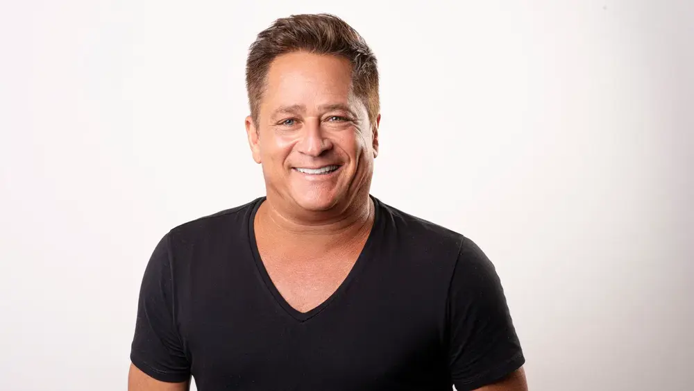 Leonardo fará show gratuito no Parque Laucídio Coelho em outubro